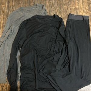 Uniqlo Heat Tech Long Sleeve Crew Neck Shirts and Bottoms